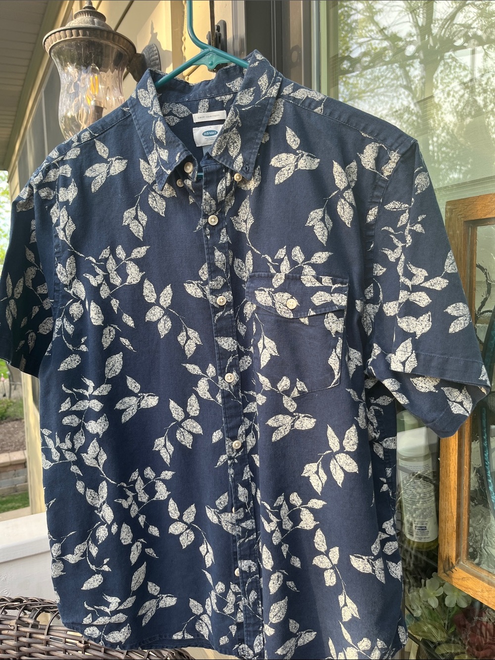 Old Navy Navy and White Leaf-Print Short Sleeve Button-Down Shirt